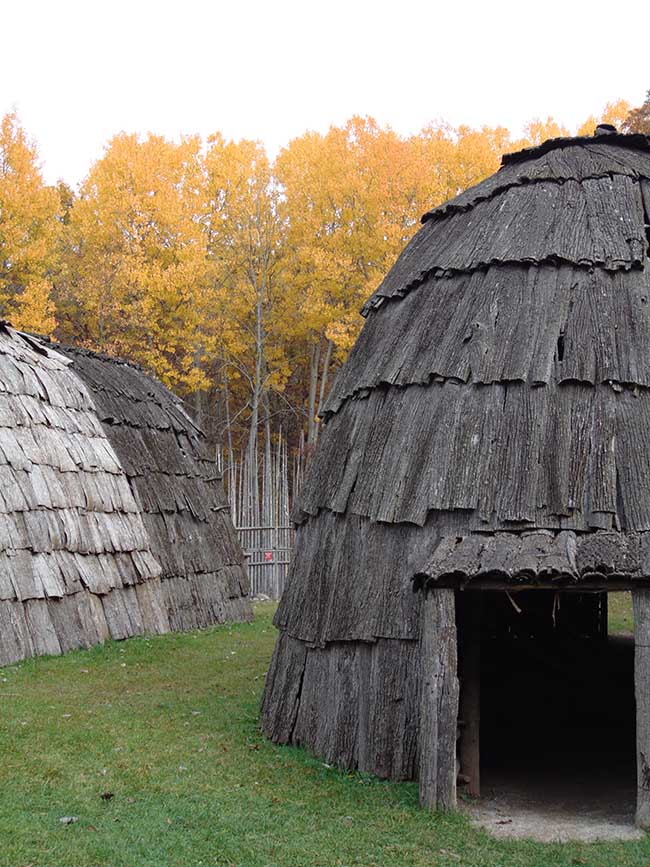 Longdo Trail SND 2 longhouses