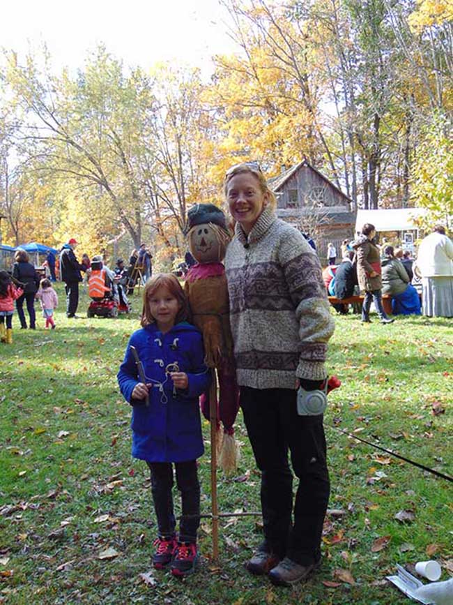little girl and mom at Taste of Fall Event